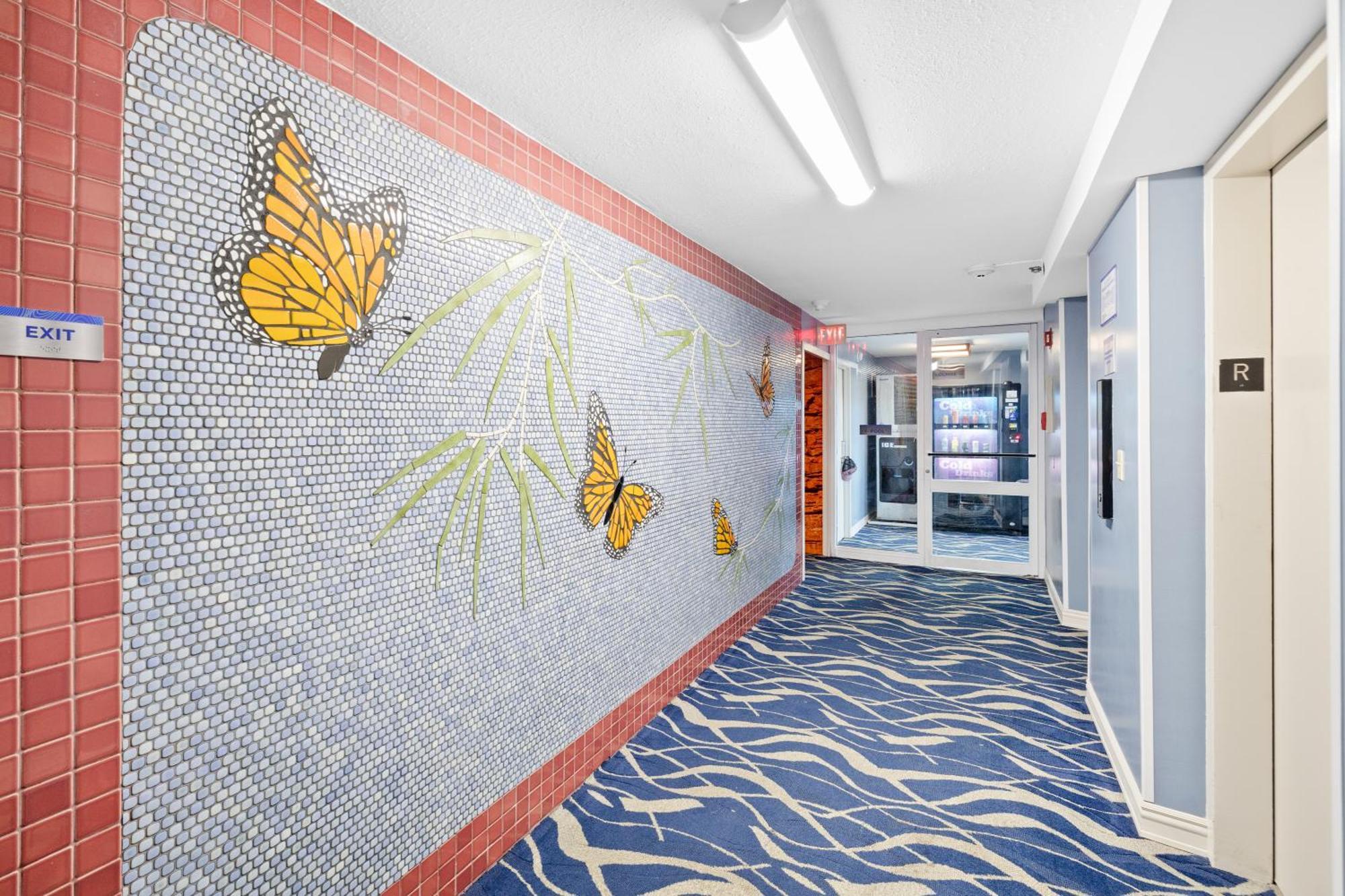 Steps To Waikiki Beach! Newly Renovated With 75" Tv Honolulu Exteriér fotografie