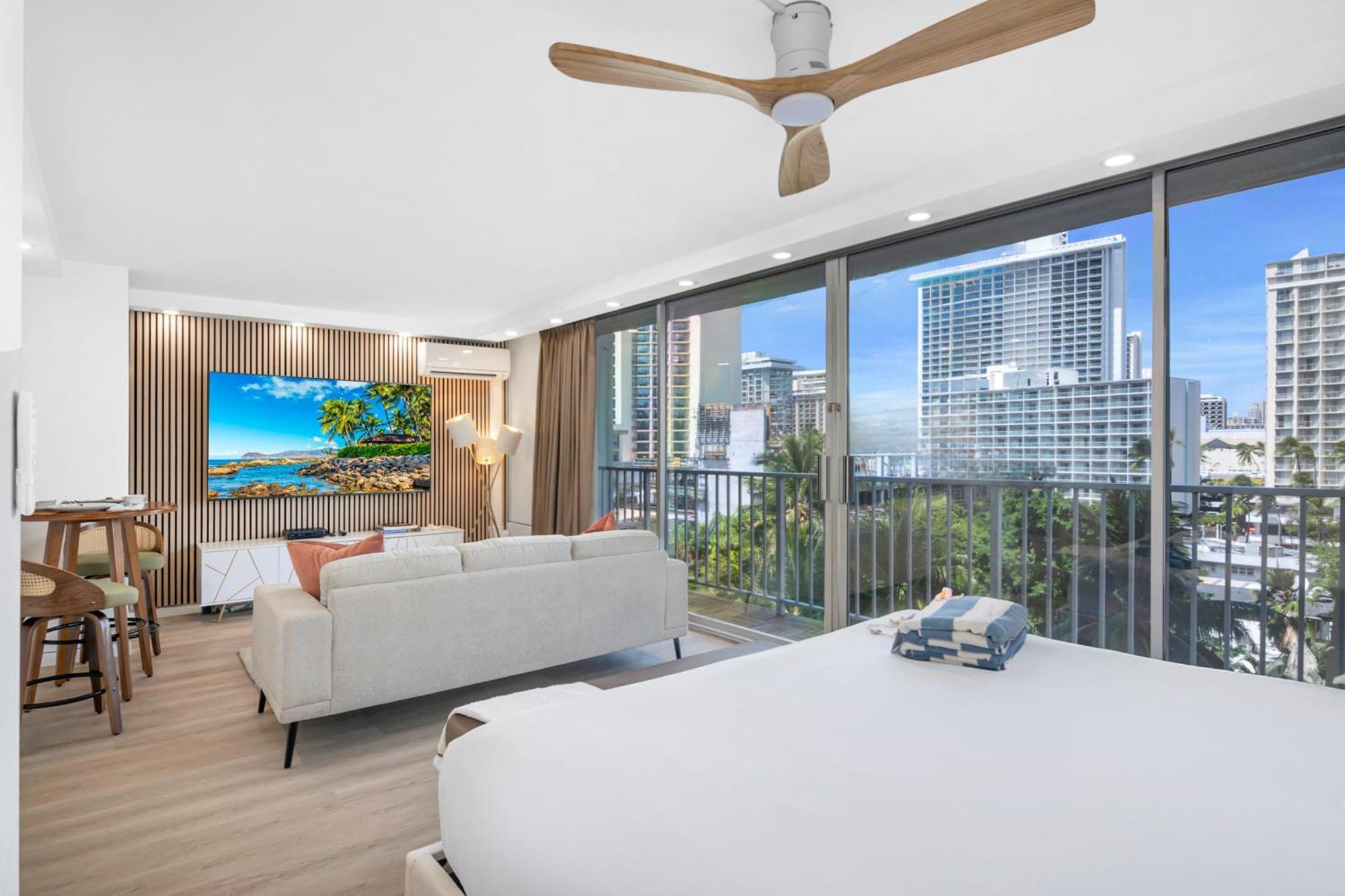 Steps To Waikiki Beach! Newly Renovated With 75" Tv Honolulu Exteriér fotografie